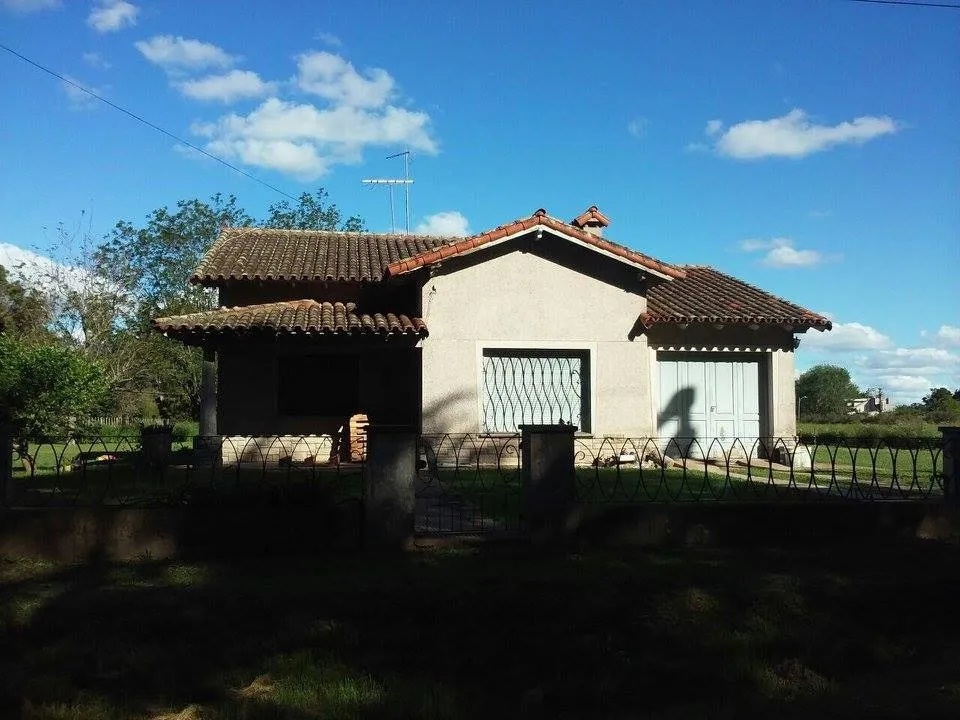 419 entre 151 y 152, Chacra con chalet de dos dormitorios