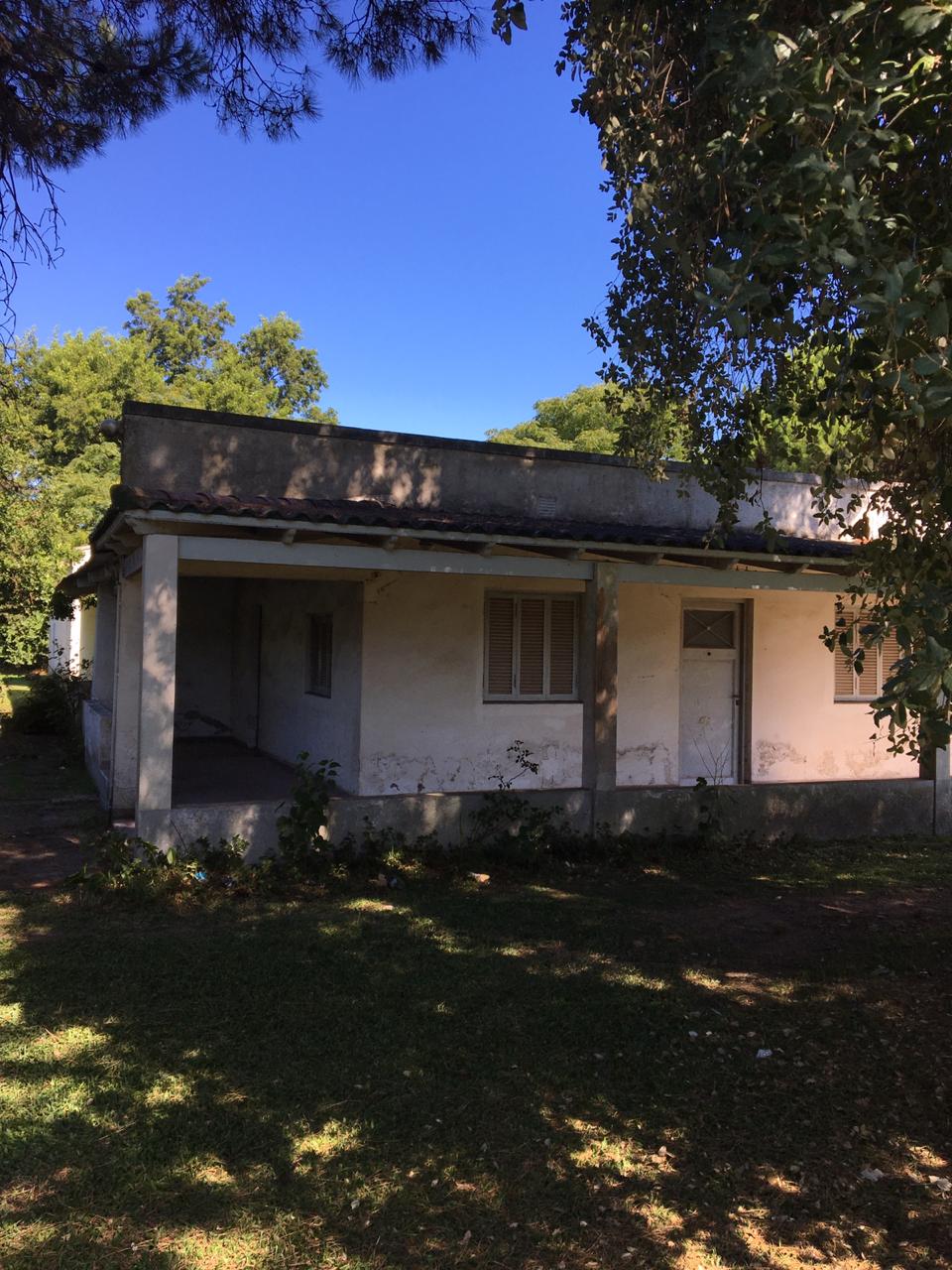 419 entre 157 y 158, Chacra con casa y galpones