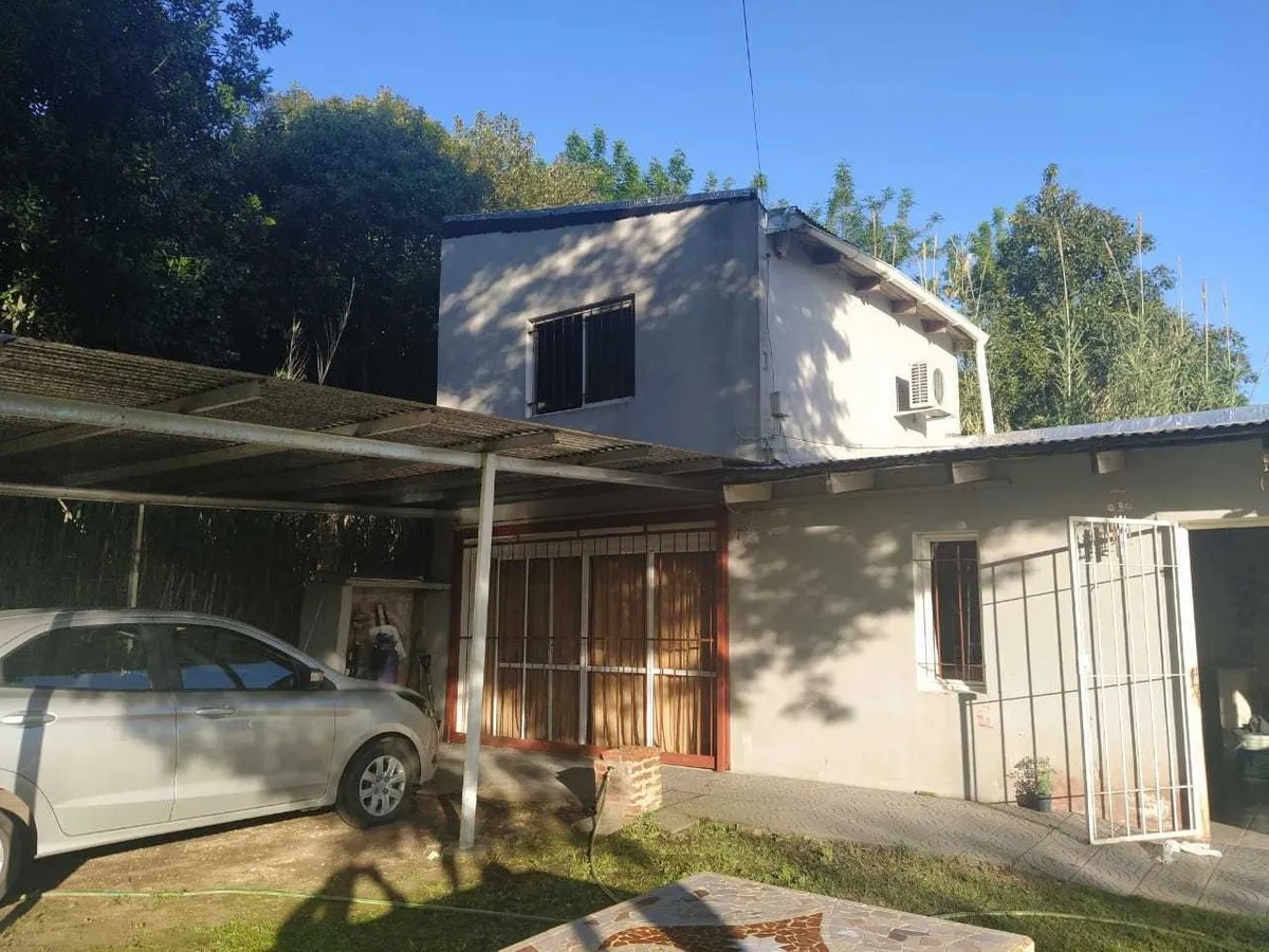 419 entre 142 y 143, Casa de 2 dormitorios con parque y pileta