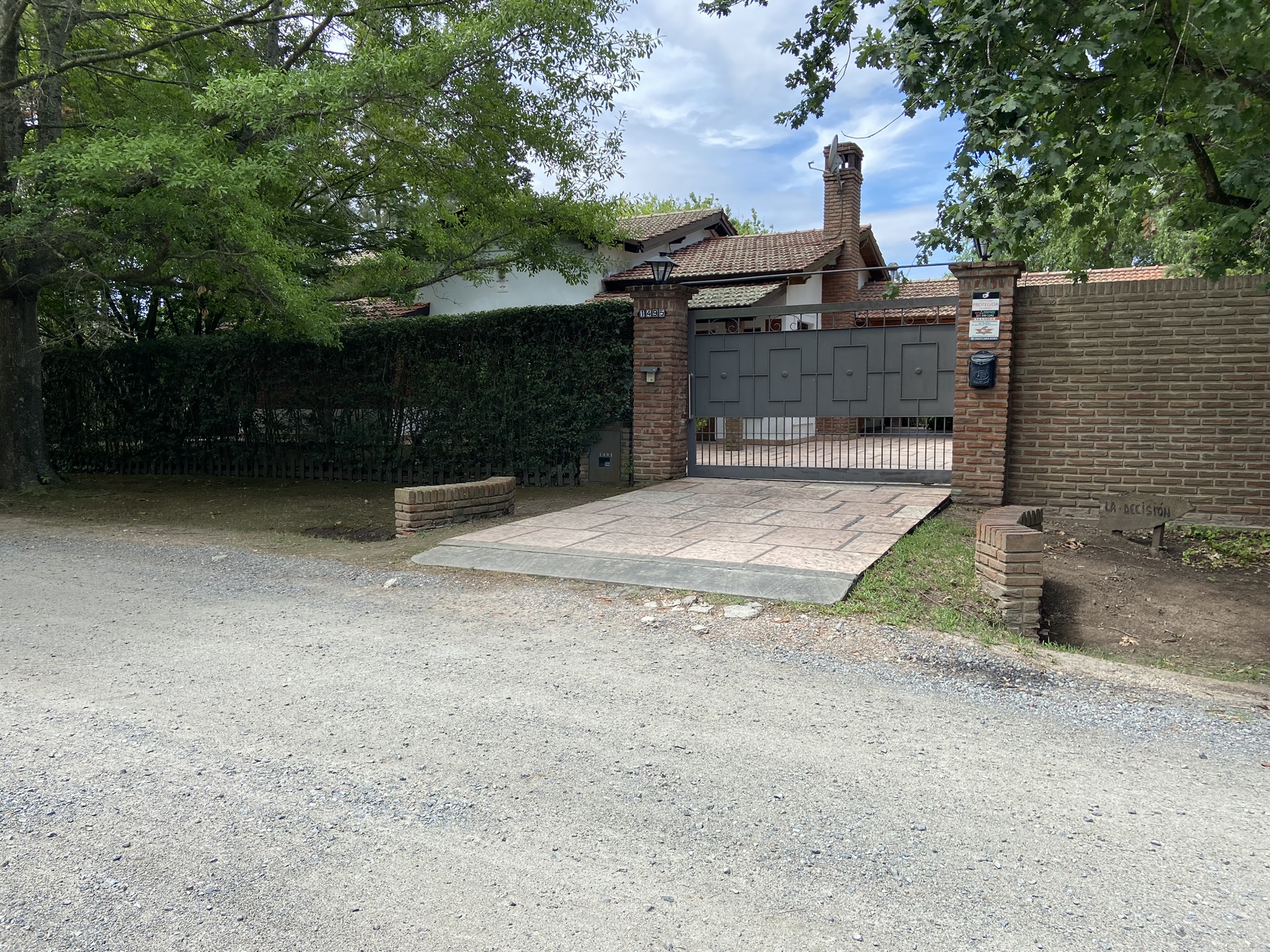 Casa en Villa Elisa con gran parque